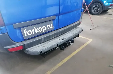 Фаркоп Steinhof для Volkswagen Crafter 2006-2016 (для а/м со ступенькой) V-033 в Самара