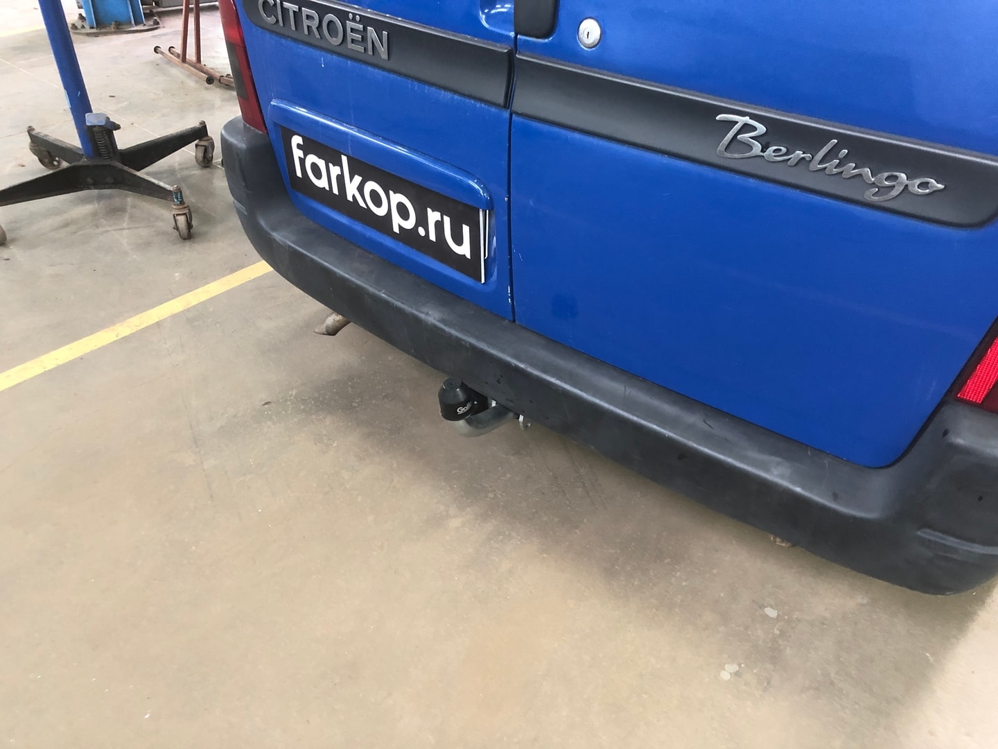 Установили фаркоп Galia для Citroen Berlingo 1996-2011 г. в. Установили фаркоп Galia для Citroen Berlingo 1996-2011 г. в.